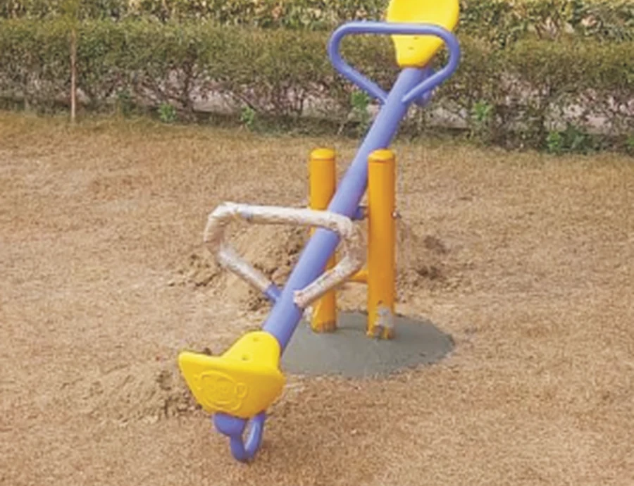 Outdoor seesaw