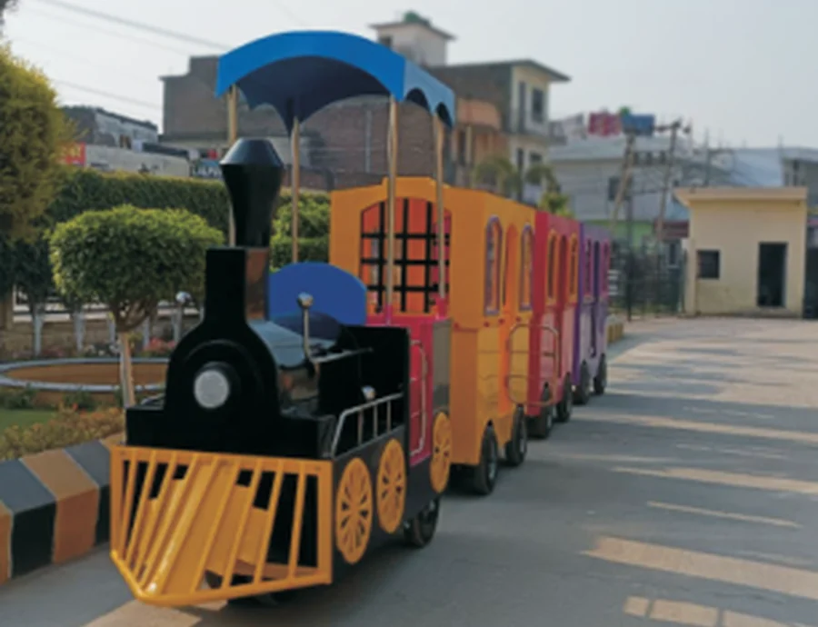 Trackless train